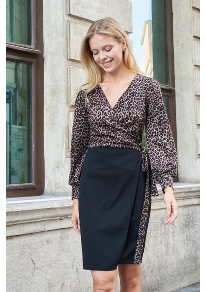 Yandan Ayarlanabilir Bağlamalı Kruvaze Uzun Kol Hafif Likralı Kumaş Diz Boy Elbise-Leopar modelleri