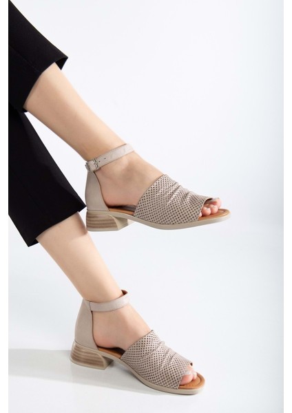 Kadın Hakiki Deri Kalın Bantlı Alçak Topuklu Sandalet - Silvergrey fiyatları