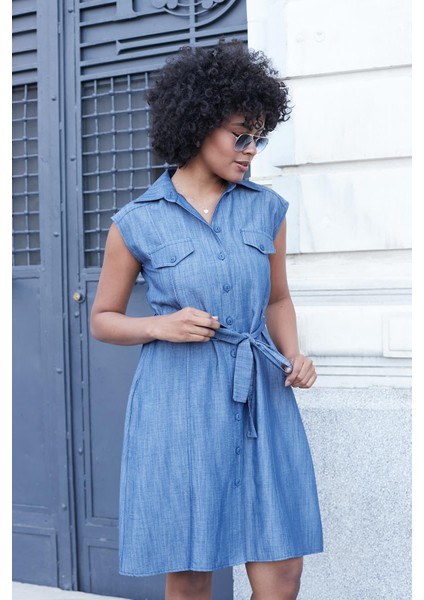 Kadın Kot Görünümlü Kumaş Yakalı Düşük Omuzlu Cep Kapaklı Yan Cepli Diz Boy Elbise-Açık Mavi fiyatları