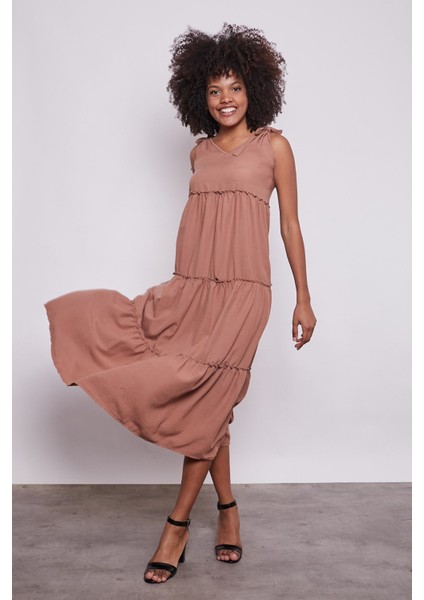 Iç Göstermez Viskon Poplin V Yaka Omuzları Bağcıklı Katkat Fırfırlı Uzun Elbise -Tarçın fiyatları