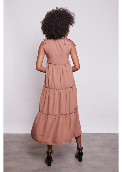 Iç Göstermez Viskon Poplin V Yaka Omuzları Bağcıklı Katkat Fırfırlı Uzun Elbise -Tarçın modelleri