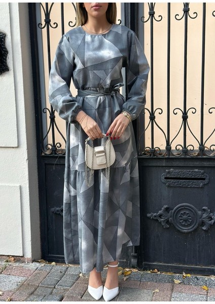 Kadın Uzun Kollu Bisiklet Yaka Geometrik Desen Baskılı Kuşak Dahil Maxi Boy Elbise fırsatları