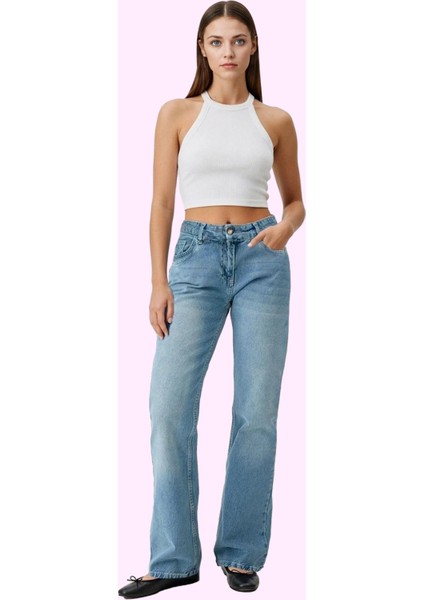 Kadın Pamuklu Flare Jean Günlük Şıklığı Yakala Kaliteli Malzeme Yaz Aylarının Vazgeçilmezi