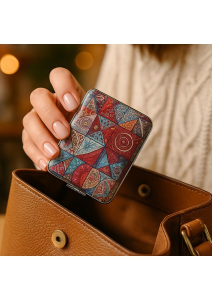 Desenli Metal Çerçeveli Cep Aynası – Çift Taraflı – Renkli El Işlemeli Tasarım 3 Adet modelleri