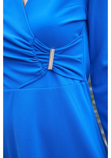 Kadın Likralı Krep Kumaş Kruvaze Anvelop Büzgülü Eteği Çan Uzun Kol Diz Boy Elbise-Saks indirimleri