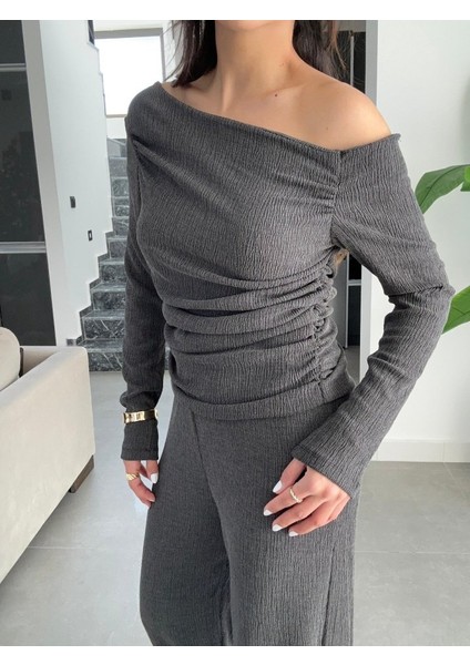 Kadın Kayık Yaka Yanı Büzgülü Omuz Dekolteli Bluz Vesalaş Ispanyol Paça Pantolon Ikili Takım modelleri