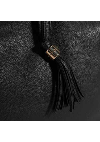 Kadın Siyah Püskül Detaylı Omuz Çantası indirimleri