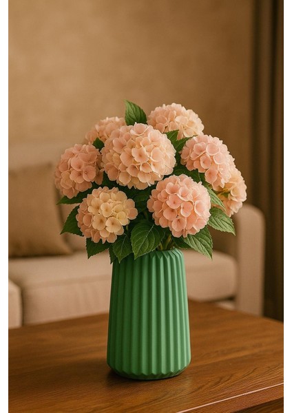 Yeşil Dekoratif Vazo – Minimalist Tasarım, Şık Duruş- Modern Formlu Vazo