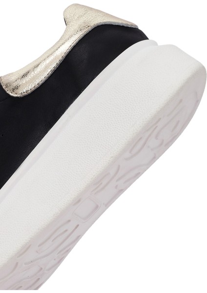 Kadın Siyah Bağcıklı Kalın Tabanlı Deri Sneaker 25AFD220518