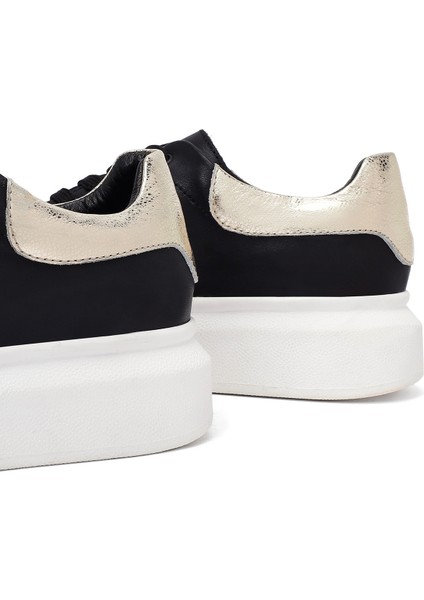 Kadın Siyah Bağcıklı Kalın Tabanlı Deri Sneaker 25AFD220518