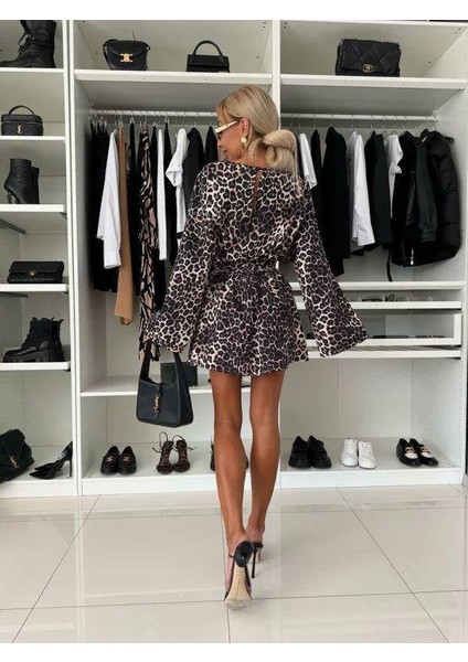 Kadın Salaş Kol Kruvaze Yaka Zebra Desen Şort Tulum modelleri