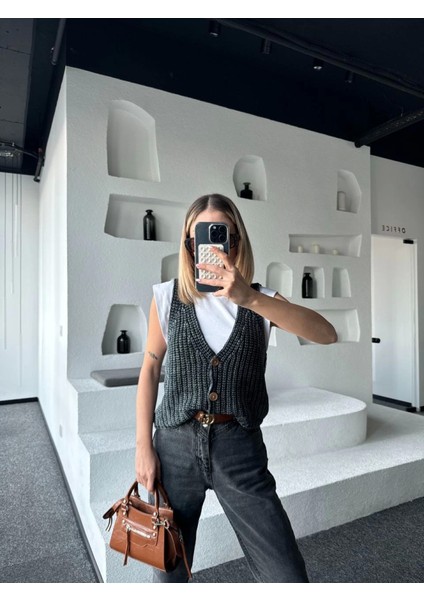 Triko Kolsuz Düğmeli Yelek - Siyah fiyatları