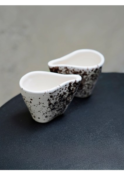 El Yapımı Seramik 2’li Espresso Fincan Seti – 60mL | Özgün Form, Noktalı Desen