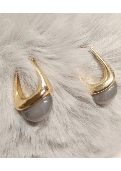 Gold Figürlü Gösterişli Küpe