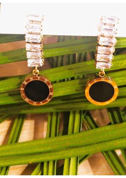 Lüks Figürlü Gösterişli Parıltılı Küpe