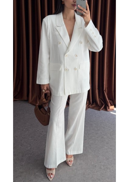 Beyaz Düğmeli Oversize Ceket fırsatları