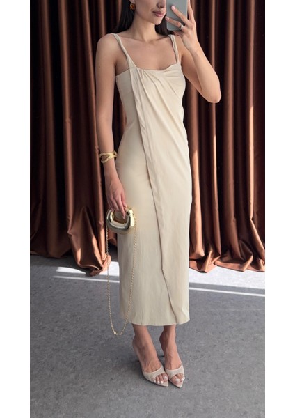 Önü Kapak Detaylı Krem Elbise modelleri