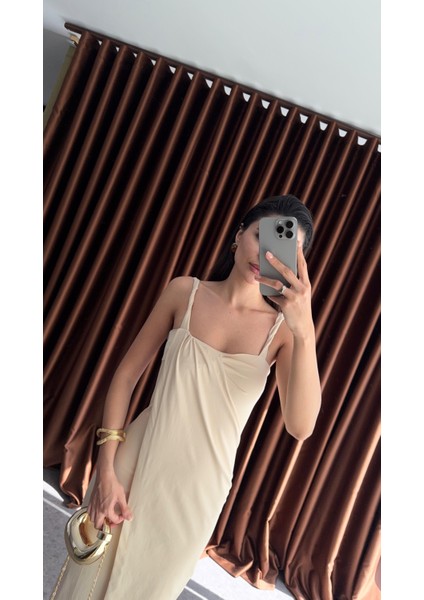 Önü Kapak Detaylı Krem Elbise indirimleri