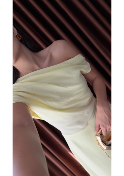 Düşük Omuz Sarı Elbise indirimleri