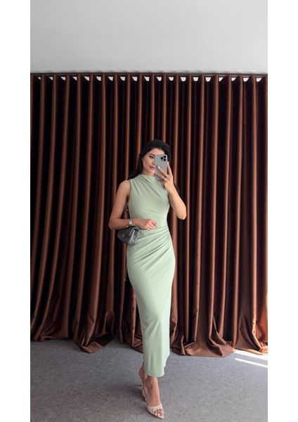 Astarlı Büzgülü Mint Elbise