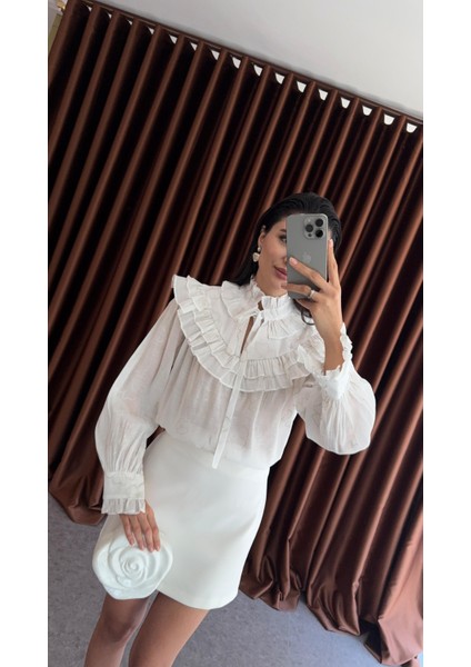 Romantik Beyaz Bluz indirimleri