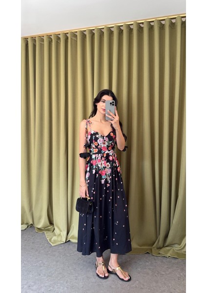Askılı Çiçekli Siyah Elbise