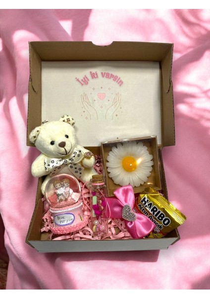 Ciddi Ilişki Yüzüklü Mini Hediye Kutusu, Peluş Ayıcık, Işıklı Kar Küresi, Jelibon ve Daha Fazlası fırsatları