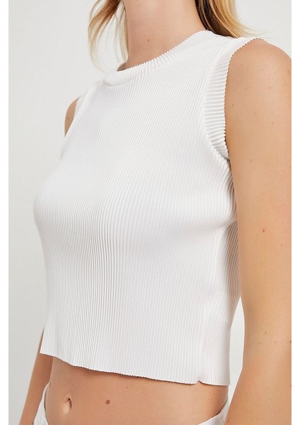 Bisiklet Yaka Piliseli Kolsuz Yumuşak Dokulu Rahat Form Kısa Bluz fırsatları