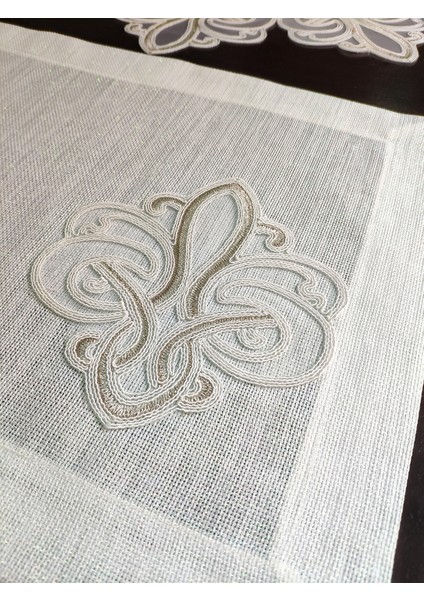 8 Adet Viento Model Simli Keten Amerikan Servis ve Runner Seti fırsatları