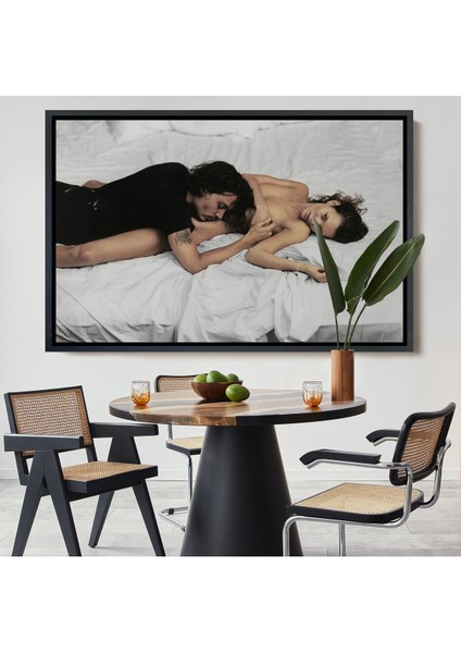 Siyah Çerçeveli Johnny Depp ve Kate Moss Duvar Tablosu