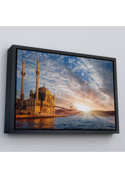 Siyah Çerçeveli Ortaköy Camii ve Boğaziçi Köprüsü Manzarası Dekoratif Kanvas Tablo