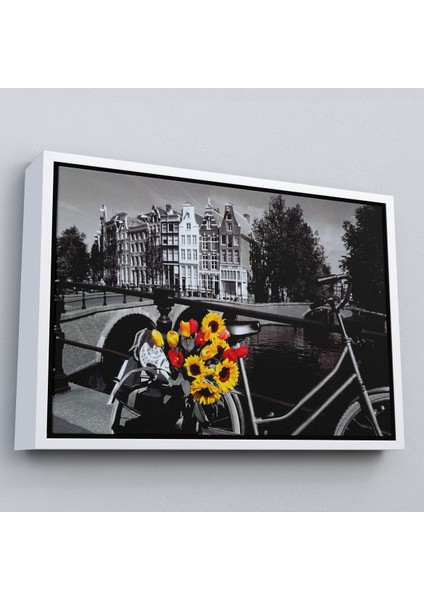 Kahverengi Çerçeveli Amsterdam Kanallarındaki Bisiklet ve Laleler Tablosu fırsatları
