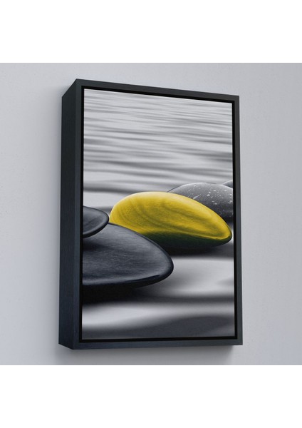 Siyah Çerçeveli Sudaki Soyut Taşlar Tablosu