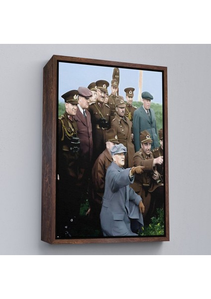 Kahverengi Çerçeveli Atatürk Silah Arkadaşları Ile Cephede Dekoratif Duvar Tablosu