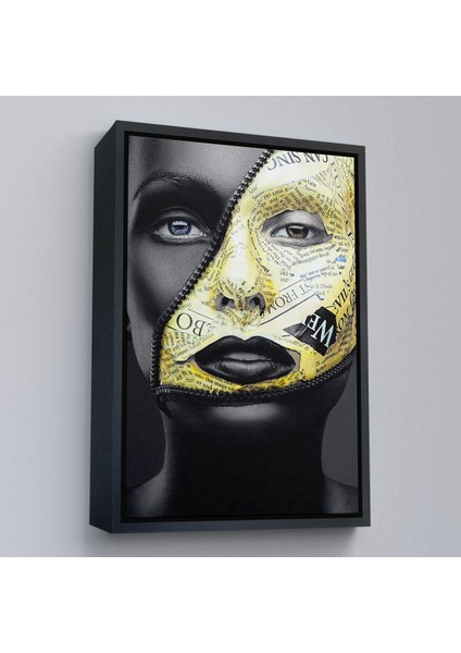 Siyah Çerçeveli Fermuar Makyajlı Güzel Kızın Yakın Çekim Portresi Kanvas Tablo