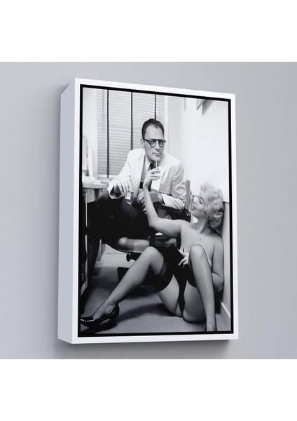 Siyah Çerçeveli Marilyn Monroe ile Arthur Miller Duvar Tablosu fiyatları