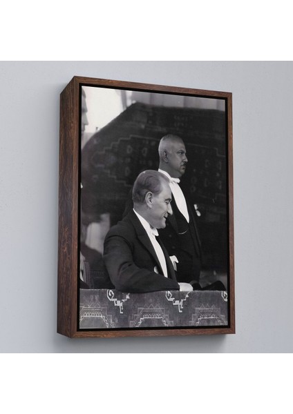 Beyaz Çerçeveli Mustafa Kemal Atatürk Duvar Tablosu fiyatları