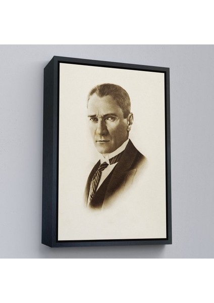 Siyah Çerçeveli Atatürk Portre Tablosu Mustafa Kemal Atatürk Dikdörtgen Dekoratif Kanvas Tablo