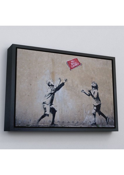 Altın Çerçeveli Banksy Stencil'in Top Oyunları Yok Isimli Eseri Kanvas Tablo fiyatları