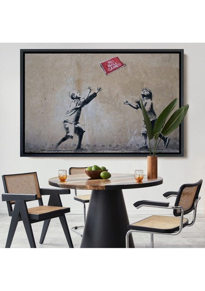Altın Çerçeveli Banksy Stencil'in Top Oyunları Yok Isimli Eseri Kanvas Tablo