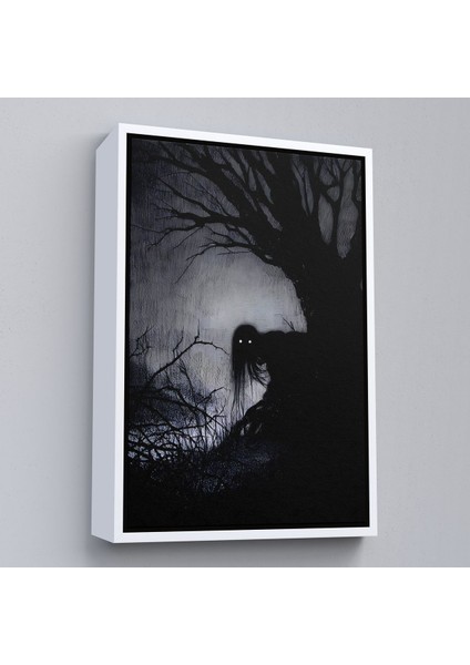 Siyah Çerçeveli Karanlık Içindeki Korkunç Bir Çift Göz Tablosu fiyatları