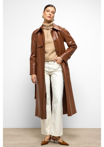 Gömlek Yaka Reglan Kol Pelerin ve Torba Cep Detaylı Deri Trençkot Taba 6760 fırsatları