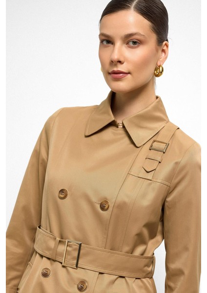 Kruvaze Gömlek Yaka Omuzu Kemer Aksesuarlı Su Itici Özellikli Trençkot K. Kamel 6763 fırsatları