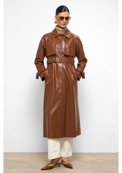 Reglan Kol Pelerin ve Punto Dikiş Detaylı Deri Trençkot Taba 6754 fiyatları