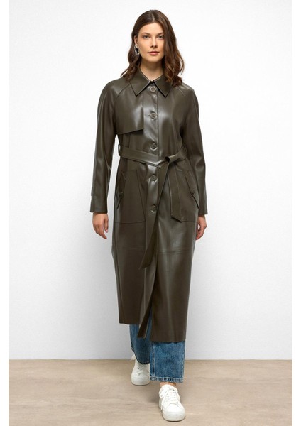 Gömlek Yaka Reglan Kol Pelerin ve Torba Cep Detaylı Deri Trençkot Haki 6760