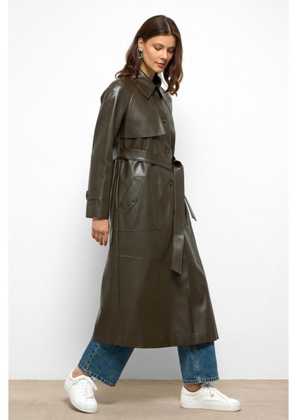 Gömlek Yaka Reglan Kol Pelerin ve Torba Cep Detaylı Deri Trençkot Haki 6760 modelleri
