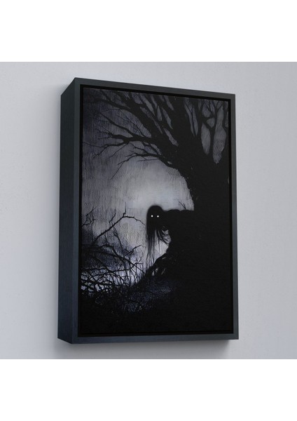 Beyaz Çerçeveli Karanlık Içindeki Korkunç Bir Çift Göz Tablosu fırsatları