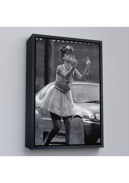 Siyah Çerçeveli Beyonce Umrumda Değil Haraketi Duvar Tablosu