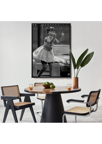 Siyah Çerçeveli Beyonce Umrumda Değil Haraketi Duvar Tablosu