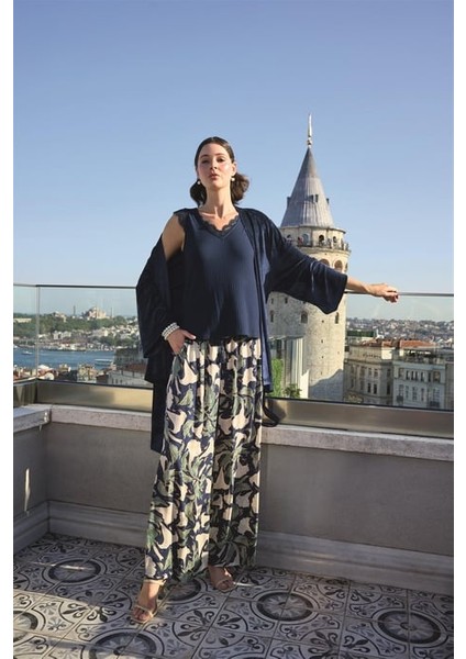 Monamise Yaprak Desenli ve Dantelli 3'lü Pijama Takımı fiyatları
